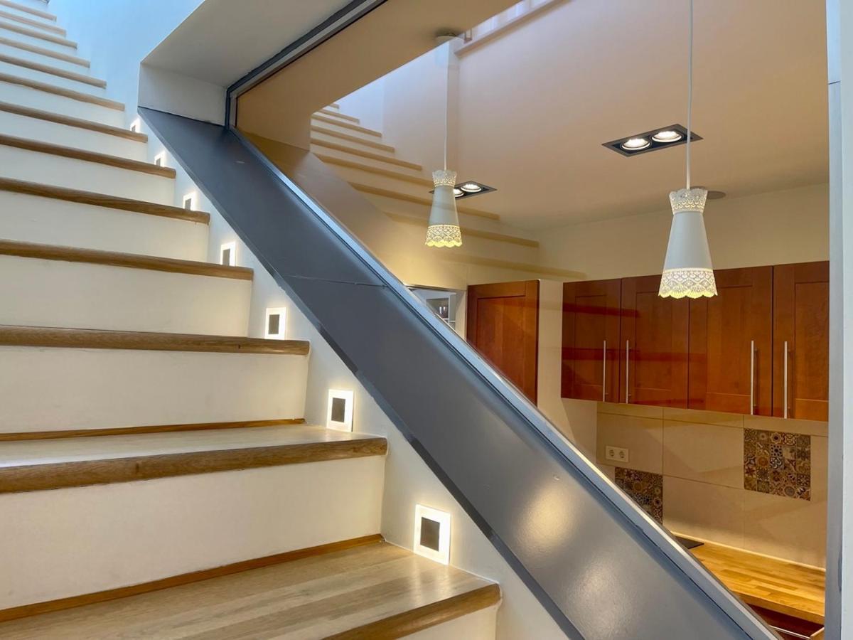 Penthouse W Private Rooftop And Free Parking Budapest Exteriör bild